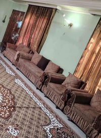 تخم 10مقاعد مستعمل  مع امخاد ضرر قليل  سعره 200الف  عنوان كاظميه شارع ...