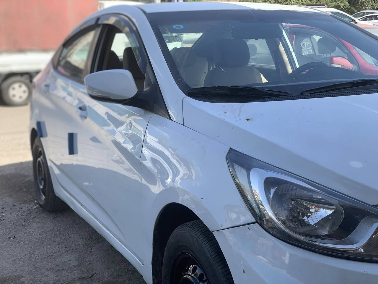 اكسنت موديل ٢٠١٢ خليجي بغداد محرك ١٦٠٠ دوش رقم جديد بيهة صبغ نص بنيد والجاملغ الخلفي بيهة ملاحظات  موظح بلصورة  
مكان السيارة بغداد الاعلام 
***********
سعر ٨٩
