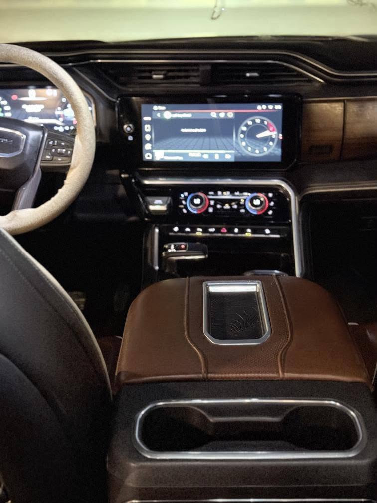 (GMC SIERRA DENALI ULTIMATE 2022)
اعلى فئه بصنفها  مختمه كلها ULTIMATE

السيارة خليجيه باب طويل بدي قصير بدون حادث بيها طخه باب الوره الصدر  بعده ممصلح السيارة ماشي٨٠  الف  

مواصفات بس الي اعرفهن 

مكينة V8 6200 

كير طرح ١٠ نمر 

٣ وضعيات قيادة 

4x4

داخل عسلي 

كشنات تدفئه +تبريد +مساج 

كشن سائق هزاز 

شحن واير ليس 

داتا شو عرض الجامة الامامية 

نظام تحذير مرور الاشخاص 

لايت اوتو 

اوتو استارت 

فتحه سلايت 

تنته كنتار اسود 

مري شفط

دوس كهرباء 

ويل كب ٢٢ 

رادار امامي

رادار خلفي 

رادار جانبي 

كامرات عدد ٦ 

حساسات خلفية +امامية

تحديد مسار 

نقطه عمياء

سايد بريك كهرباء 

بريك اوتو مانع تصادم
للبيع او مراوس حسب القناعة

***********
