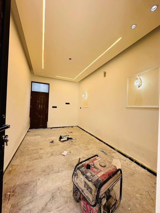 ٦٤ للبيع بناء حديث
يحتوي على #استقبال #مطبخ #خدمات #٣غرف
الموقع 📍الشعب حي العقاري ضباط الكويتي
للأستفسار آكثر الأتصال على الأرقآم 
***********
***********
القريشي للوساطة العقارية
