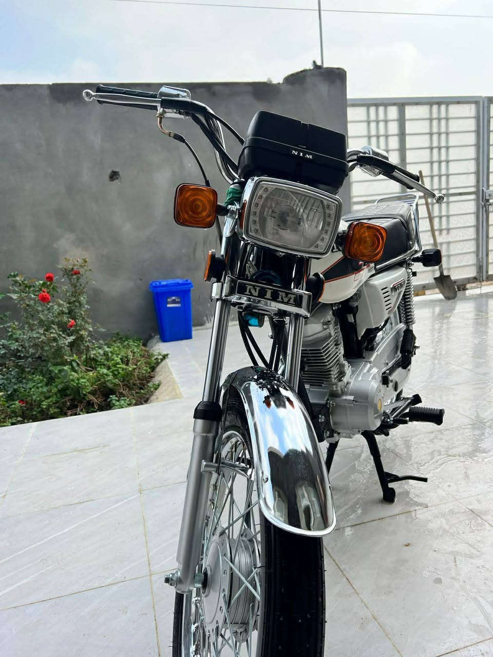 سلام  عليكم 
دراجه نامه امتياز البيع
موديل 25 طالعه بشهر ثامن 
المكان حله أبو غراق
سعر خاص
***********
