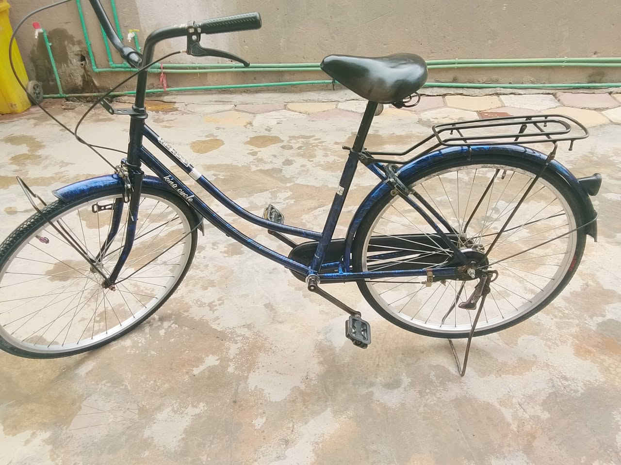 سلام عليكم بسكل للبيع سعره خاص ***********
