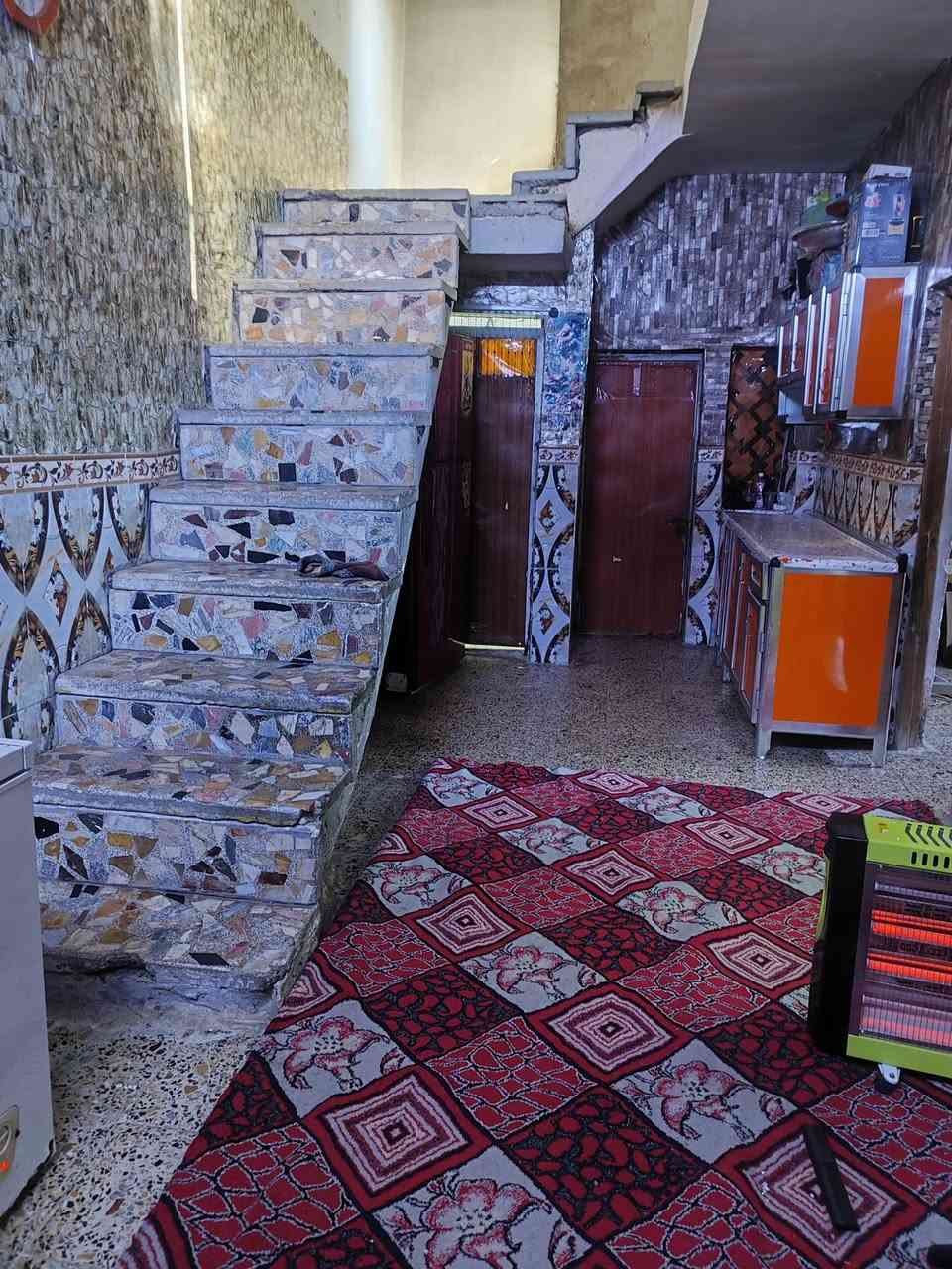 السلام عليكم
دار للبيع المساحة 80متر  7500×11  يحتوي على استقبال او صاله او غرفه العنوان الشعب نهاية الفورتات قرب ملعب سلام البكال رقم ***********
