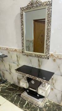 ميز تواليت • مراية • جديد ونضيف