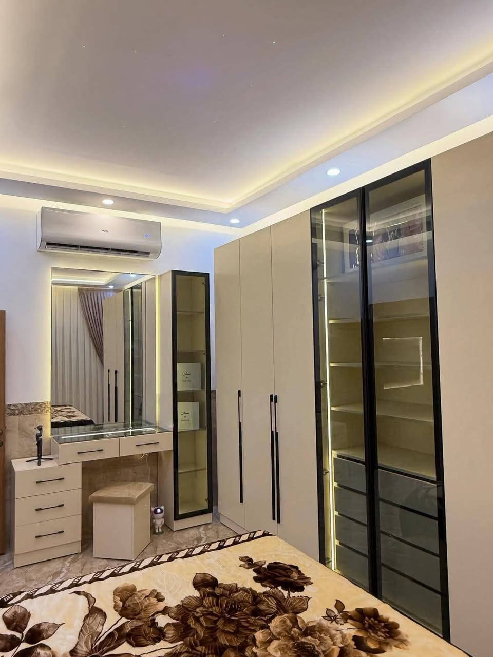 عرض خاص مده 10 ايام بس 😍
..صار سعر متر دريسك روم (225) الف 
✔️ مميزات العمل:
✅خشب mdf تركي 
✅ نظام كابينات عملي
✅ مواد درجة أولى
✅ تفصيل حسب القياس
✅ تنفيذ وتركيب داخل بغداد
✅نقل مجاني 
✅كادر مخصص للقياس موقعي
✅سكك مجرات ثقيل
✅نرمايد ثقيل درجه اولى 
✅عمق 55،60
✅مقابض من اختيار الزبون 
✅لون من اختيار الزبون 

📞 للتواصل: ***********
