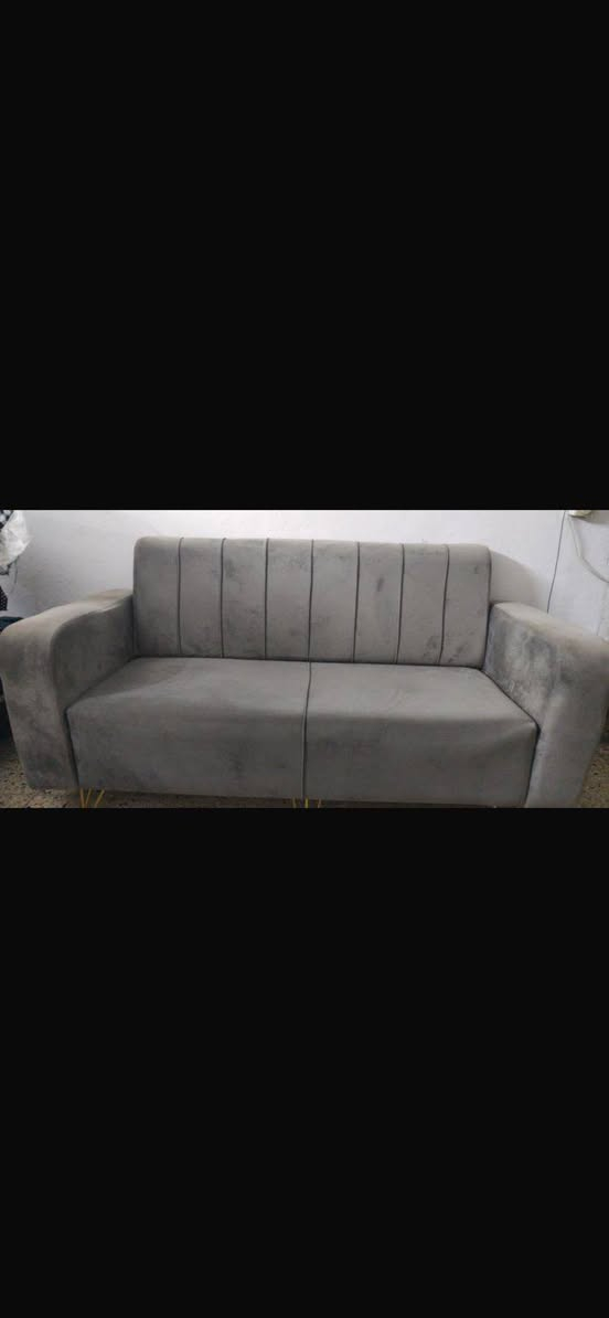 سلام عليكم
تخم تركي للبيع لون رصاصي متكون من 10مقاعد مابي ضرر نضافته90/100 مكاني بغداد الاعظميه 
الاستفسار واتساب 
***********
