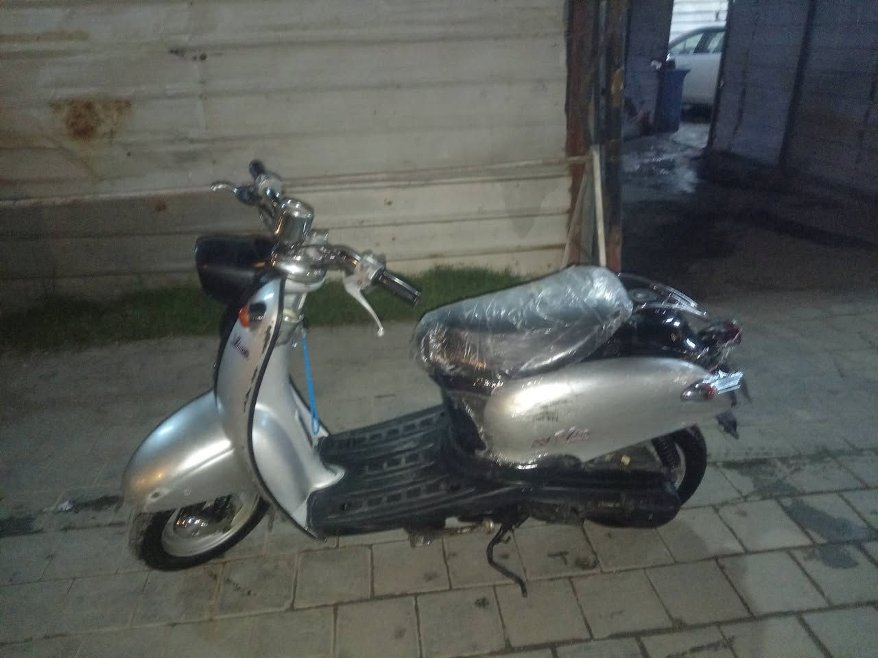 كلاسك فحل نقص باتري فقط السعر ٢٧٥ وبيها مجال السكن البنوك الاتصال ***********
