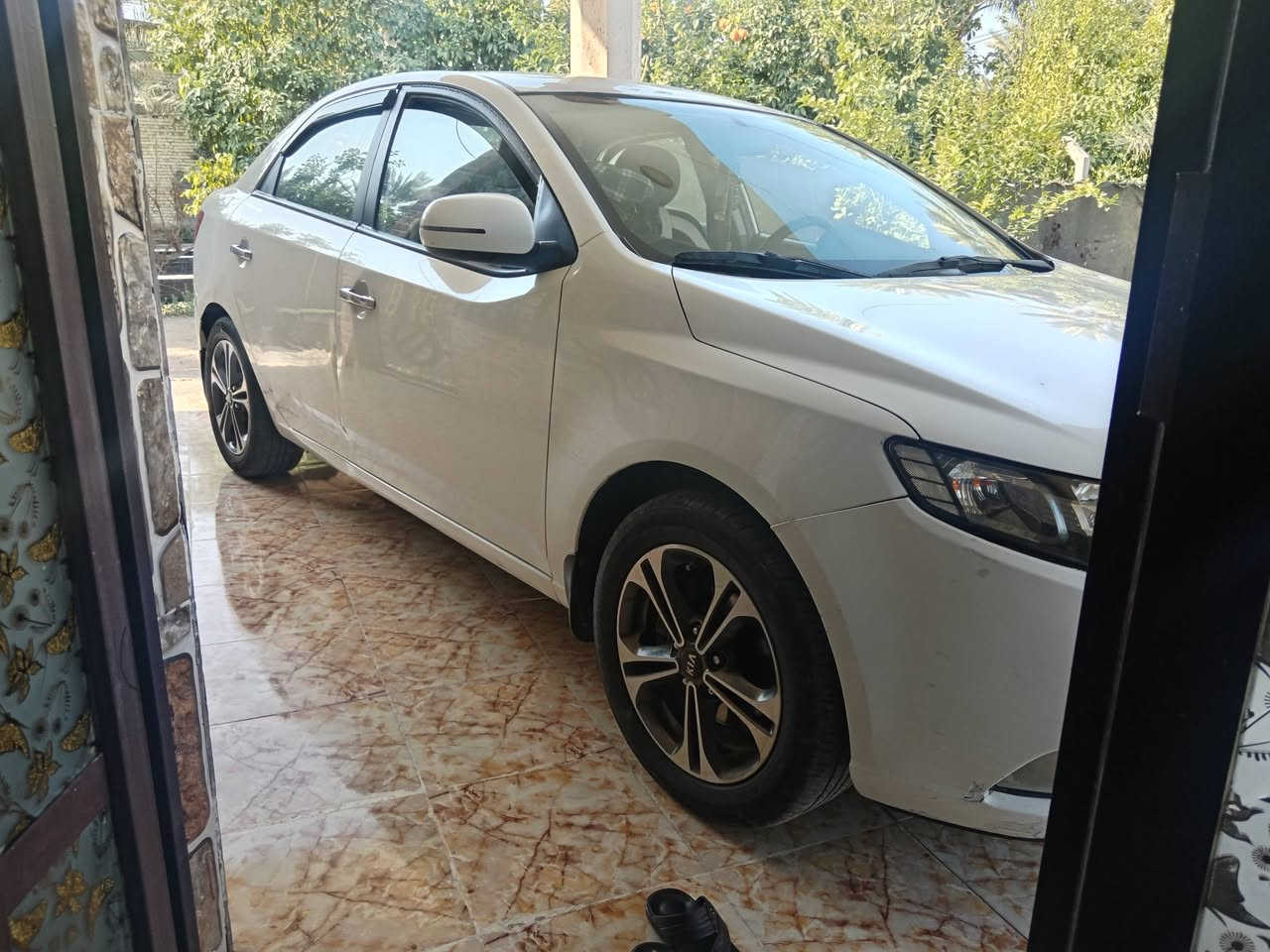 سيراتو ٢٠١٢ رقم أربيل سنويه نافذه بأسم كردي تحويل او وكاله فول مواصفات عدا البصمه والفتحه بيه بارد بسيط وصبغ هلال الجاملغ والسونار مرفق مع الصور محرك كير تبريد  صدر كفاله شفتات استيرن تبريد بيانوا مرايه شفط اشاره بالمرايه حساسات كيج حماوه ويل كب ٤ دسك يدات نيكل داخل وخارج السعر ٩٧ وبيه مجال المكان قضاء الصويره ***********
