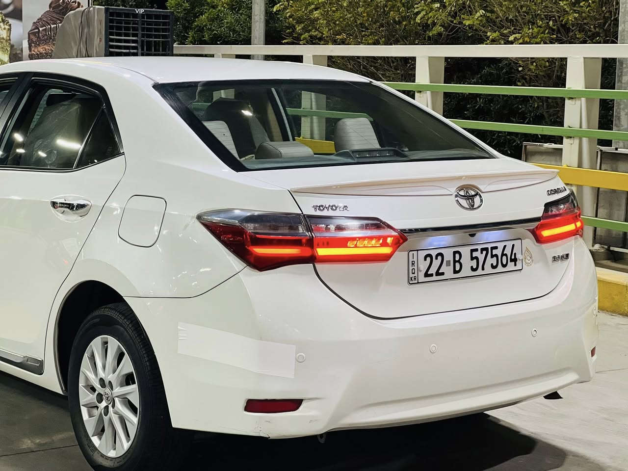 السلام عليكم كورلا 2019 مكينه 2.0 للبيع
تويوتا كورلا 2019 خليجي مكينه 2000 
موصفات XLi معروف 
كامره خلفيه حساس خلفي تحكم استيرن جهتين كروز سرعه مثبت سرعه ويل كب بلاد شاشه 
لد امامي نهاري لد بكلايت خلفي 
داخل جلد + نضام سبورت  
ماشيه 119 الف حقيقي 
السونار مرفق بل منشور بيها فقط جاملغ وشبر بلبنيد صبغ بدون فتح 
‏السعر : 150 وبيها مجال حك الجيه
مكانها بغداد حي القاهره 
***********
