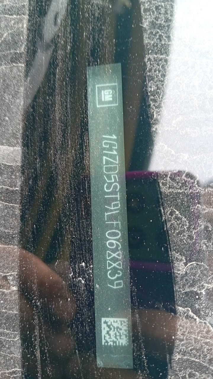 السلام عليكم ماليبو ١٩ السونار وصور الحادث مرفق مع الصور  السيارة بدون دواخل السعر ١٠٥ للاستفسار الاتصال *********** موجود واتساب اعتذر عن الاجابه على الخاص والتعليقات السيارة جديدة بدون اي عطل السيرفس طافي ماشيه ١٣٨ الف كيلو
