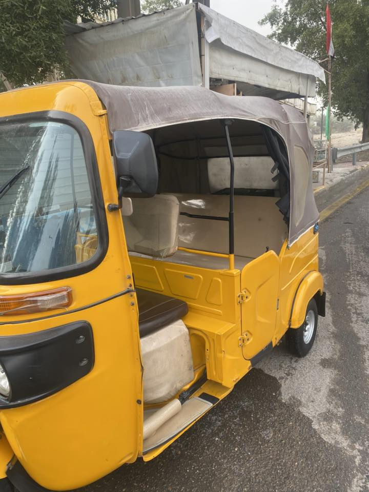 سلام عليكم تكتك للبيع موديل22شهر السابع بيها بس ضربه بلعضد الخلفي السعر خاص ***********
