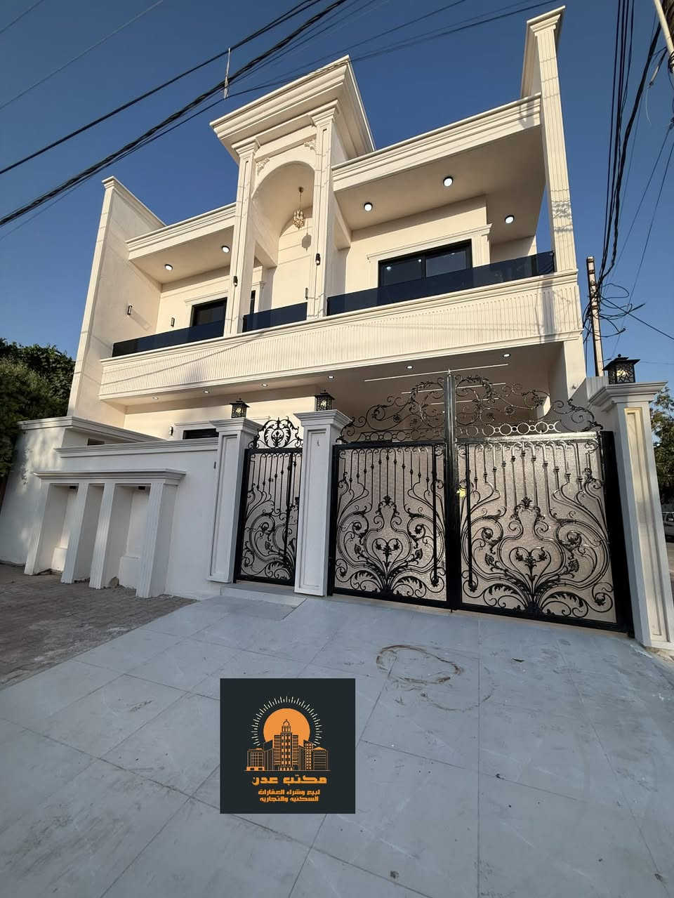 🏠دار صفر بناء حديث
   موقع مميز للبيع
~~~~~~~~~~~
البيت فول فول✔️
نظام دكت سقف مغربي✔️
دبل جام المنيوم✔️
~~~~~~~~~~~
طابو ملك صرف✏️📋
~~~~~~~~~~~
📐المساحه:150 ركن 
📐الواجهة :10. ركن 

~~~~~~~~~~~
📍الموقع : حي عدن مقابل حديقة سمايلاند 
#شارع 20م 

~~~~~~~~~~~
💸السعر :علق تم يوصل السعر
~~~~~~~~~~~
يحتوي الطابق الاول على:-
 غرفة نوم + استقبال + هول + مطبخ حار بارد + الترك + كراج + ~~~~~~~~~~~
يحتوي الطابق الثاني على:-
هول +صحيات + 
٣غرف نوم:
~~~~~~~~~~~
~~~~~~~~~~~
للاستفسار اكثر الاتصال على
***********📱
~~~~~~~~~~~
نستقبل جميع العروض 
🏠السكنيه  🏛️التجاريه
مكتب عدن بدايه سايدين عدن مقابل مجمع جوهره
