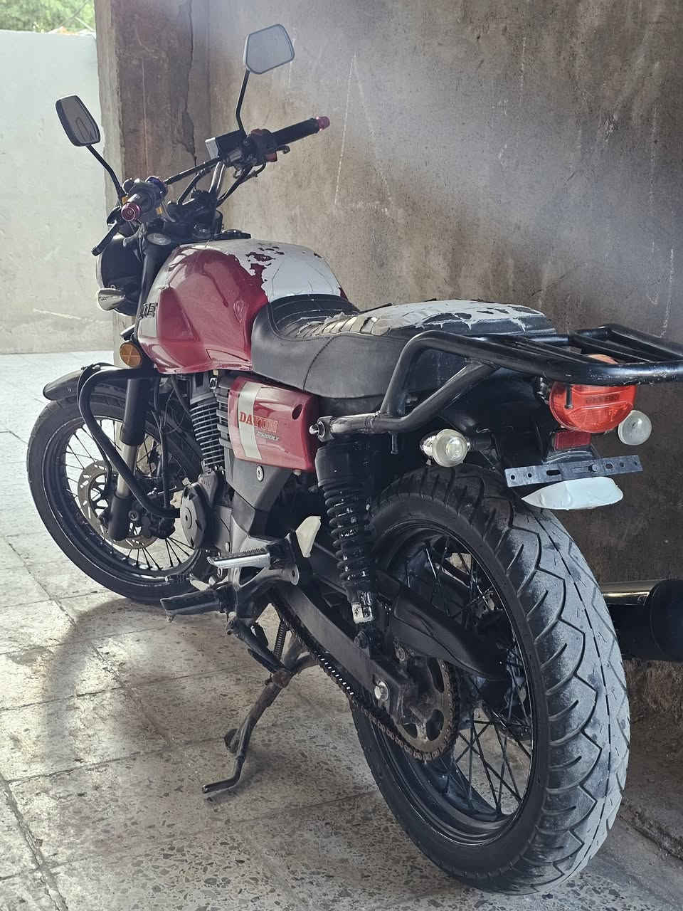 السلام عليكم دايون لايتي للبيع 
ناصريه قلعه سكر 
موديل 2021
مكينه 200 سيسي  مرقم ذي قار 
سعر 1500 وبي مجال
***********
