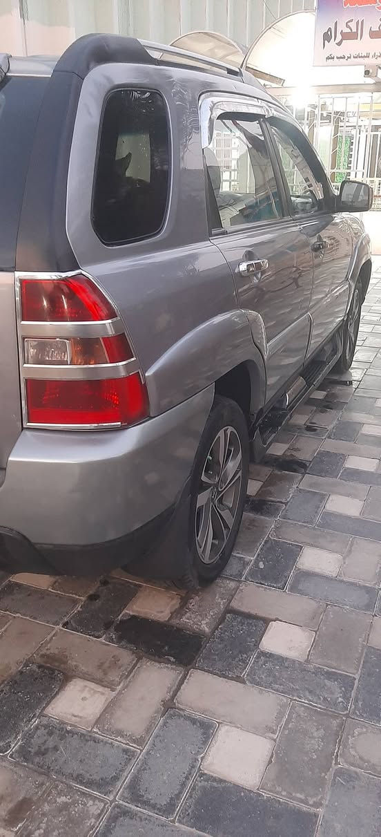 سبورتج٢٠٠٩ محرك ٢٧٠٠ رقم بغداد انكليزي سنوية ٢٧ تبريد شاشة حساسات بلدعامية كامرة ويل كب جديد مابها اي نقص سستم صوت حادثهة جاملغ وبنيد مصبوغ مواصلة للغد استفسار على الرقم ***********
