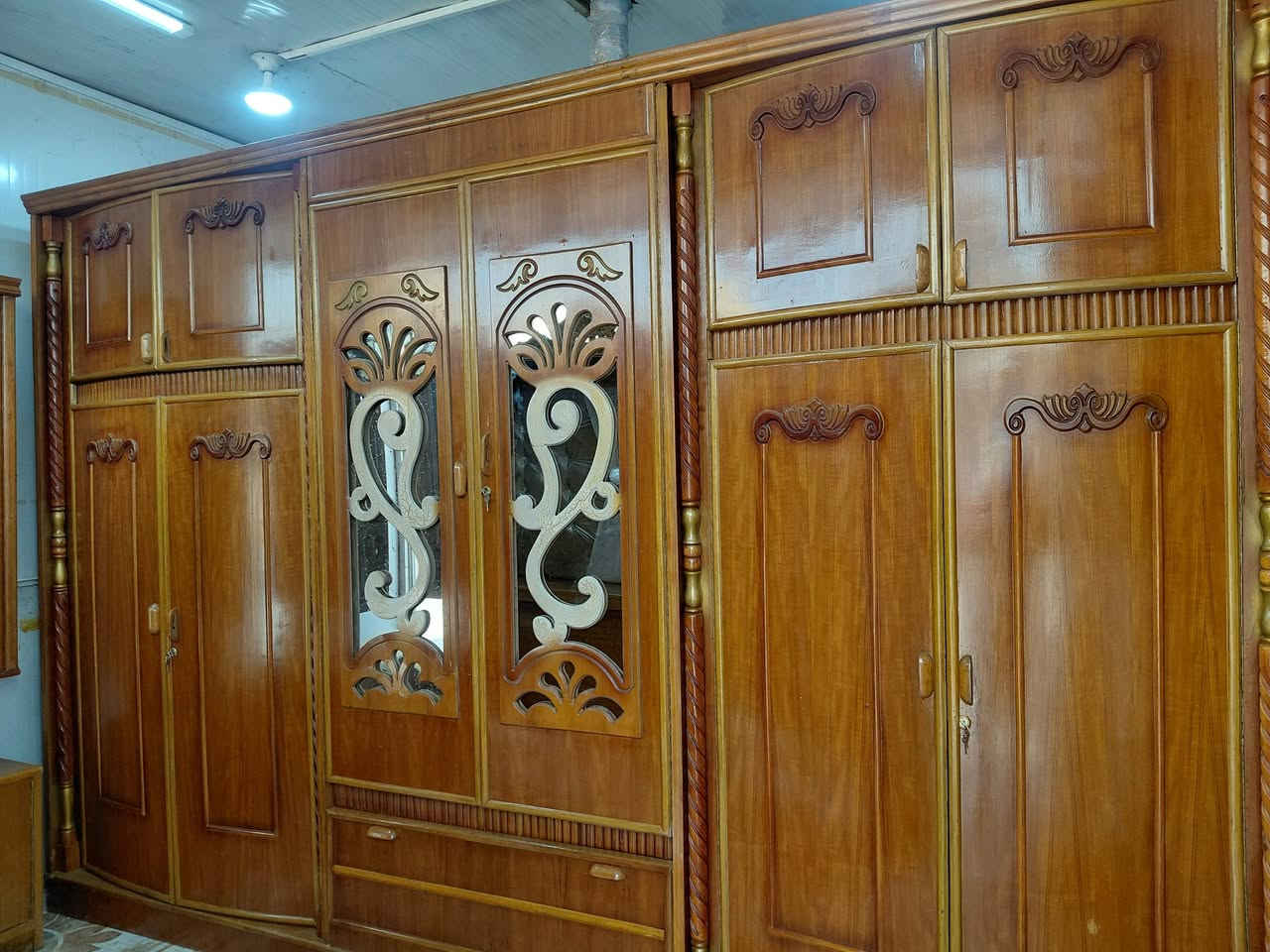 غرفه نوم ام السته طابقين داخل وخارج صاج ضهر جرجوبه زاويه كنتوري رتفاع الكنتور خمسه ملم دنك جاوي جربايه مسرح عنوانه كوت حي الجهاد شارع النجارين نجارة ومعرض الحجامي الاتصال او مراسلة الصفحه ***********
