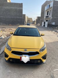 كيا فورتي موديل ٢٠٢١ لون اصفر مواصفاتها معروفه  حادثها بنيد و دعاميه ك...