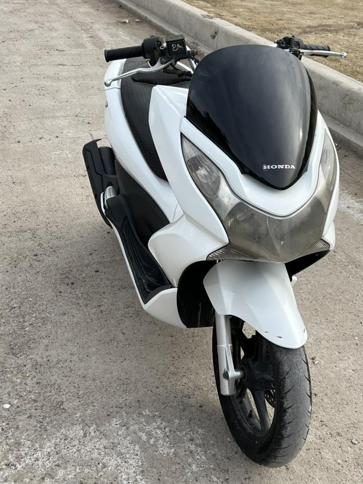 السلام عليكم bcx جيل اول ياباني
مكينه برغي ممفتوح بيها شلعه معدل خير من الله 

تخم تاير البلادي مالها  كل نقص مابيها  

السعر. مليون و 300

 *********** مدينه الصدر
