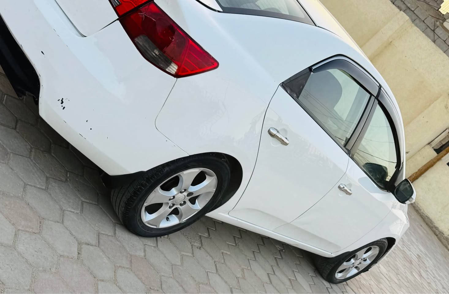 للبيع ***********السعر 86سيراتو موديل 10 رقم أربيل محرك 1600 دوش بيها قطعتين السيارة حلوه وجاهزة من كير ومحرك حداديه تبريد السعر 86 مكان السياره كربلاء مكلف بالنشر اتصل على الرقم كربلاء, العراق
