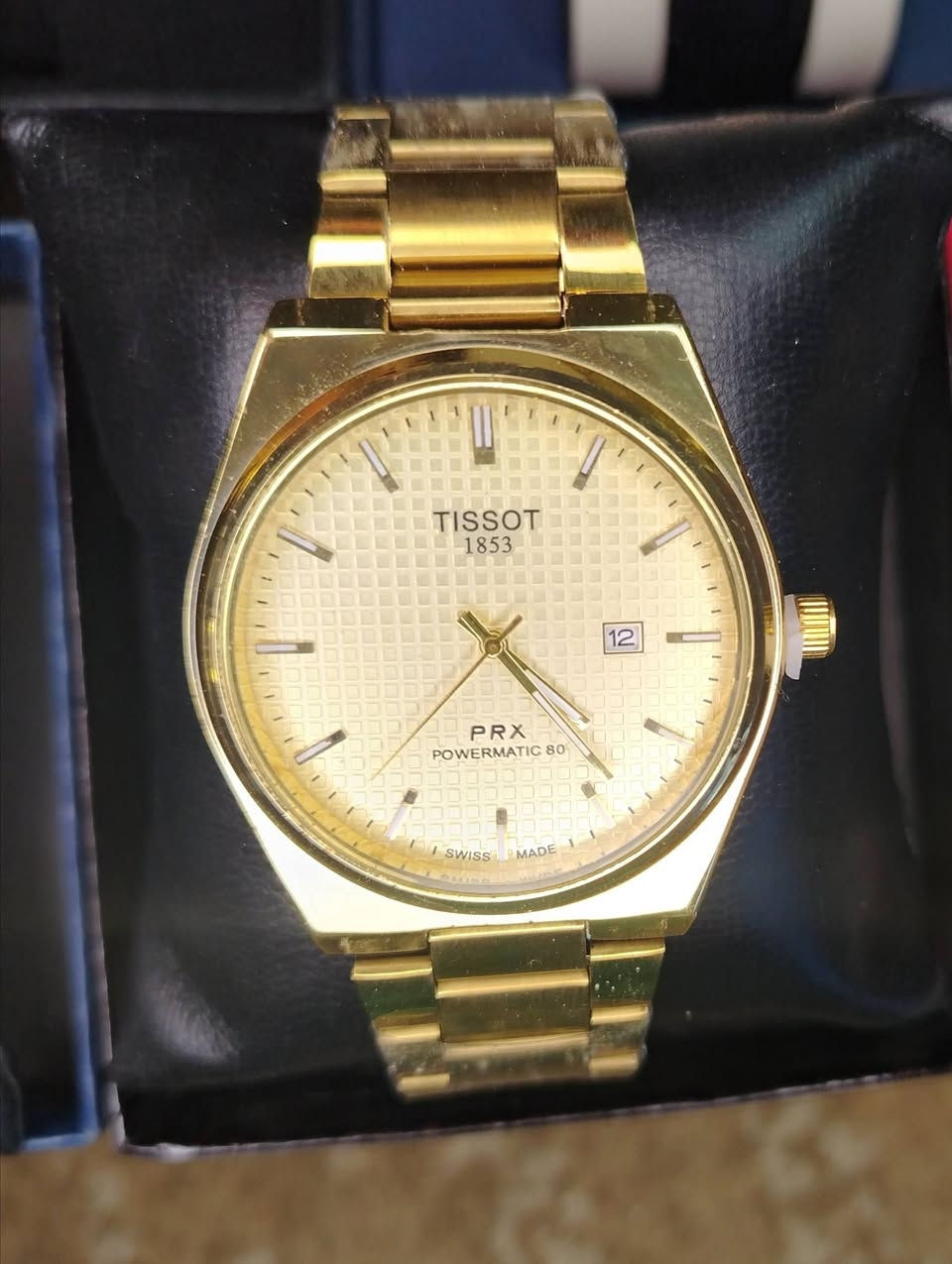 السلام عليكم
ساعات للبيع أي ساعة تعجبك
أكتبلي سعر باليرضي الله وبالعافية
للتواصل :***********
