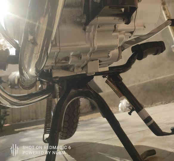 نامة اصلي موديل 2023 الدراجة محجوزة سنة كاملة ومضمومة يعني ما ماشية السعر مليون ونص قفل مابي تفاوض عنواني الكوت حي الزهراء الرقم ***********
