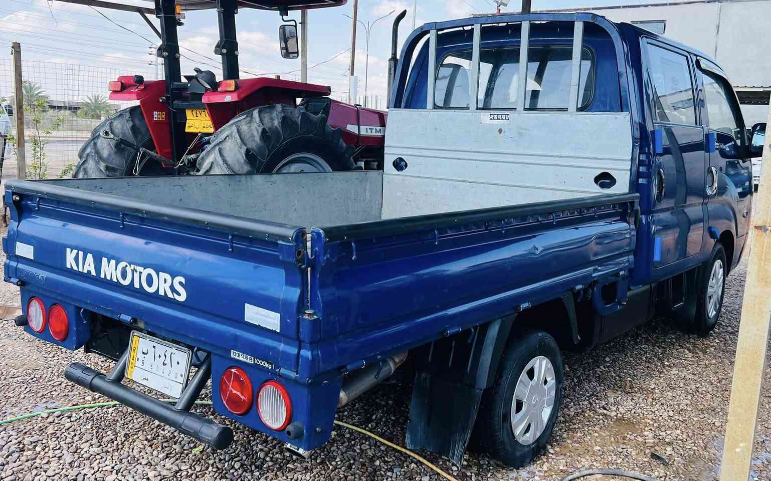 2007 رقم انبار مكينه 3000 قبق ابيض مفتوح محرك جديد تخم تاير شاصي كفاله كشر كفاله لا ضربه ولا صبغ بيها تكشير ومسحوبه كارت والقماره مكشره سنويه ل28 رقم شاصي واضح ومابيه اي نقص  4 جام كهرباء هيترات كشن ومرايه دوشمه فول كهربائيات كلها بلاديه مكاني فلوجه السعر 95
***********////***********
