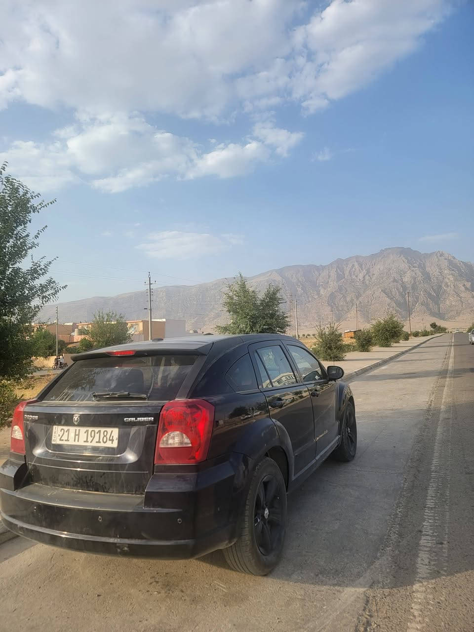 دۆج کالیبەر مۆدێل 2011 بۆ فرۆشتن.
 نیلی
ڕەسمی سۆنەر دانراوە
 چوار جام کارەبا کوشن سایەق کارەبا سڵایت تراکشن کۆنتڕۆڵ تحدید سرعە 
سەلاجەAbs
ئاوێنە کارەبا قفڵ مەرکەزی
گێڕ و مەکینەو غرامە بە شەرت
چوار بستن مەکینە 20
چوار تایەیی لۆکە
 زۆر پاکە ماڵی دۆستە سەنەوی و هەززەی 
تازەیە بە ناوی خۆمانە تا 2029.
ژ.ت ***********ـ
شوێن// سلێمانی- پیرەمەگروون
