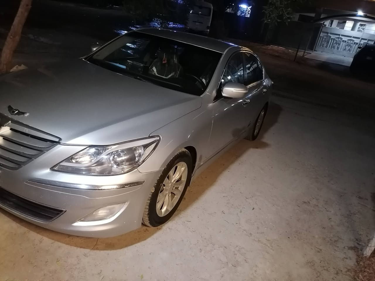 جينيسس ..جينيسس ..... 2013.. للبيع
مكينة...6 سلندر GDI... ... 3800
كير/ 8/نمر
رقم بغداد مشروع وطني بسمي
المواصفات//
شاشة كبيرة محدثة.... تحكم ستيرن.... دواخل جلداسود ورصاصي.... مغلف تخم جديد ابيض واسود+ كشنات كهرباء.... تدفئة كشنات دواخل نظيفة حيل جديدة.....اشاير بالمري+اشارة ترحيب +بصمتين...... باب السايق وباب الصدر 
خمسة ويل كب يعني......... حتة السبير ويل كب مع عدة فتح كاملة...........بالفلينه جاهزة بكلشي تخم تاير جديد نوع........تويو ياباني من تايرمول حساسات +كامرة خلفية  +لايت زنون الناصي والعالي اصفر اصلي...... بروجكتر شغال منظومة تبريد وتدفئة جاهزة........... وممتازة وشغاله دهن كيرجديد+دهن..... مكينة قبل اسبوع من تبدل نوع ادينول وفلتر... 
صدر وحدادية ومشط جديد  خلفي وامامي
السيارة مال جني صارلها.. عندي اكثر من٣سنوات
سبب البيع او المراوس...... بجينيسس احدث   سيارتي جاهزة ماتصرف عليها ابدا..... مع هذا قبل لا تشتري افحص يم اي فيتر وسونار وتاكد من رقم الشاصي.... الحادث جاملغ ايمن بامريكا..... وكذلك جنطة خلفية نضربت بالعراق ومبدلة بجديده مكاني بغداد.... للتواصل على الرقم
***********  //السعر المطلوب  120$ ورقة  وبيها مجال
