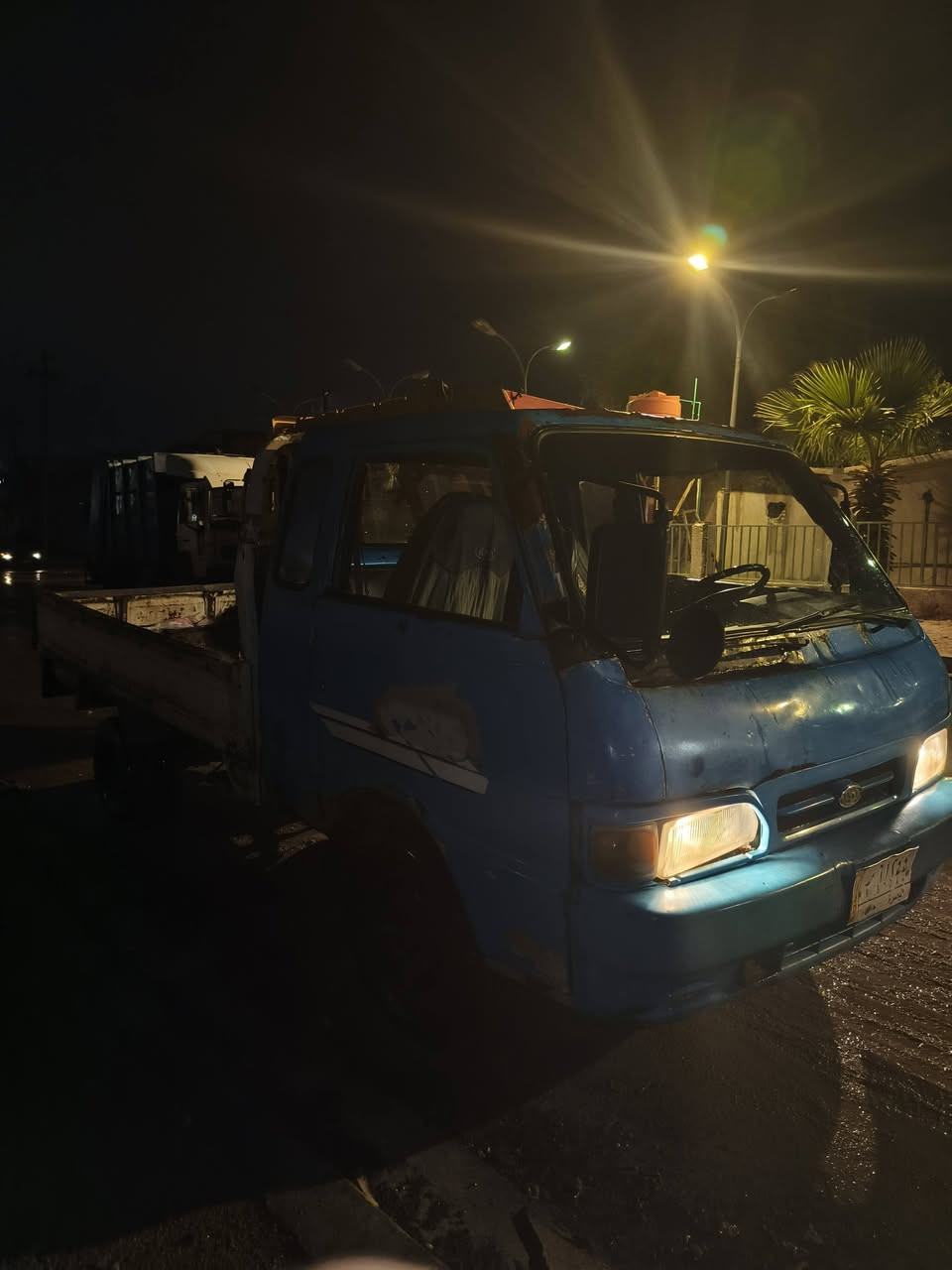 سلام عليكم كيا مديل ٩٦ رقم بصرة راعيها بالبصرة يريد تحويل مكينه بيها نفخه كير حلو شاصي مكفول مكان البصره الزبير السعر ٢٧ اتصل ***********
