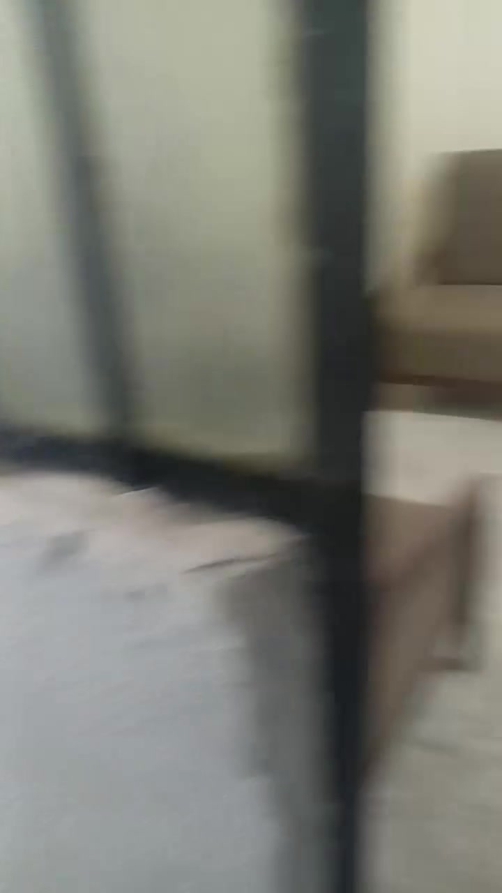 السلام عليكم يوجد دار ٥٠ م للبيع نزال قاسم الوكيل بل نص طابق واحد سكف ساندويج مرتب صاله وهول ومطبخ وحمام جوه وتواليت خارجيه فقط سعر ٤٥ وبيه مجال ابو يزن ***********
