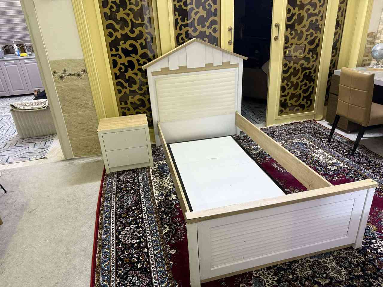 غرفتين للبيع
الاطفال مع دوشك ب140
والبيضه 160بدون دوشك 
سرير نفر ونص مع الدوشك للبيع ب140


**إذا كنت صاحب هذا الإعلان وتريد حذفه لأي سبب، رجاءا أرسل رسالة إلى الدعم الفني**