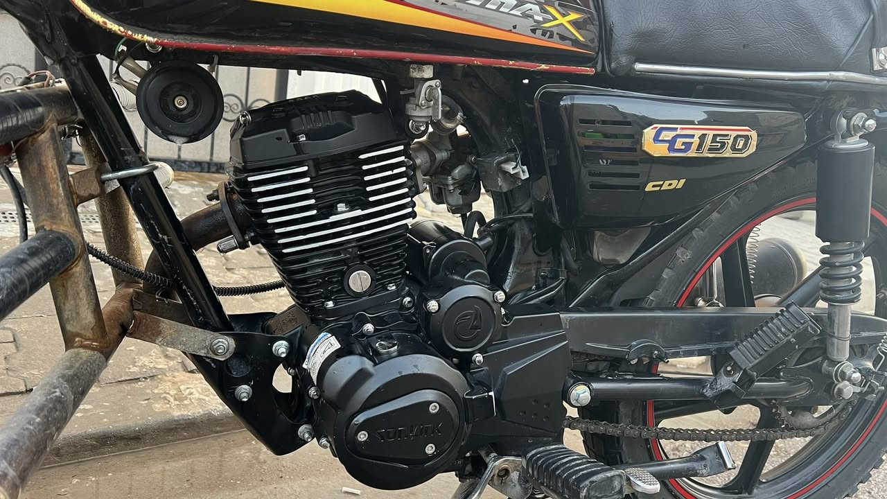 السلام عليكم
دراجه ايراني MAX-1سونك 
موديل2024 اوراق كامله
دراجه نضيفه بمعنه الكلمه
وبلعافيه على الياخذها
هيه والصندوق ابيع 
*********** واتساب
