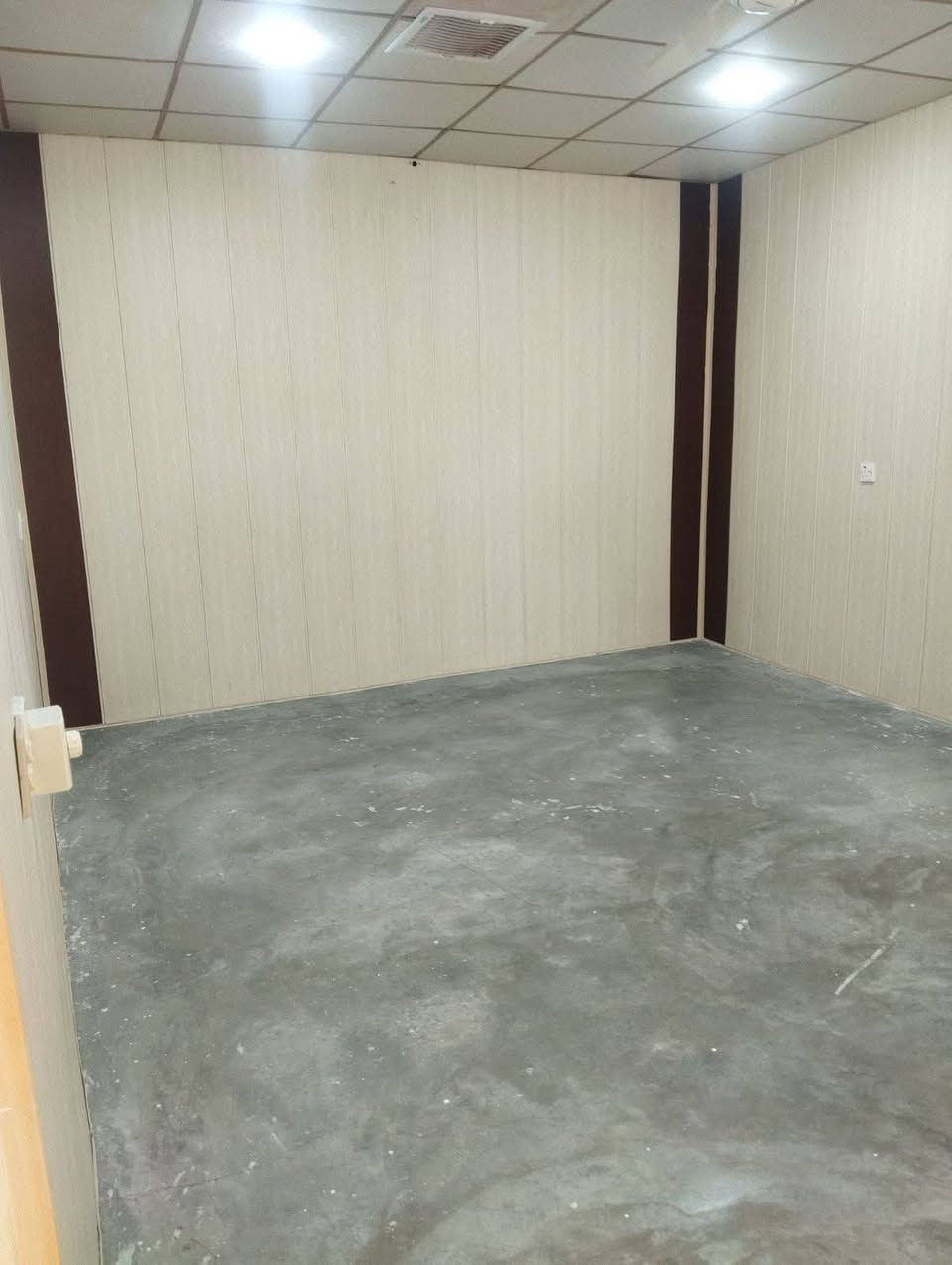 ئەم خانوە بۆکرێ
شوێن: کەلار- حەمەی کەریم - نزیک چەرەزات خالد
ڕووبەری: 100 مەترە - قاتی سەرەوە 
کامل پلاستیک و دکتی موبەریدە یە وموبەریدەکەشی لە گەڵ دایه 
کەوانترەی مەتبەخ و سەلاجە شی لە گەڵ دایه 
نرخی کرێ : 160 هه زار
***********
