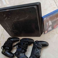 بلي فور سلم للبيع جديد  ويا جوستكات 3 + قرص+ العاب داخليه تقريبا 50 لع...