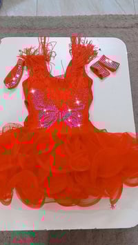 بدلات • فساتين • للبيع