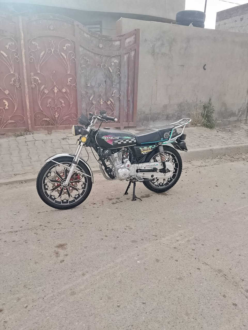 سلام عليكم سيفان خمسه كير للبيع كفاله دراجه محرك 200س اوراق كامله كهربائيات كله شغاله موديل 24دراجه كامله مكمله سعره 625وبيه مجال مكاني محموديه الطيفيه رقمي ***********)***********
