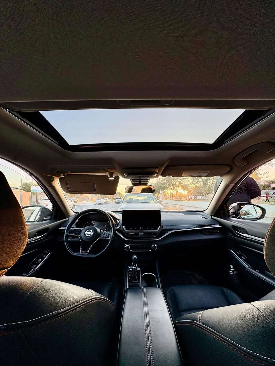 سلام و عليكم
نيسان التيما 
مؤديل2023
مواصفاتSR plus
ماشيه 13mile
چاملغ و بؤنيد مصبوغ
چاملغ كلير امريكا
رقم موبايل***********
رقم شاسى 1N4BL4CV8PN375197
سعر ١٥٩
