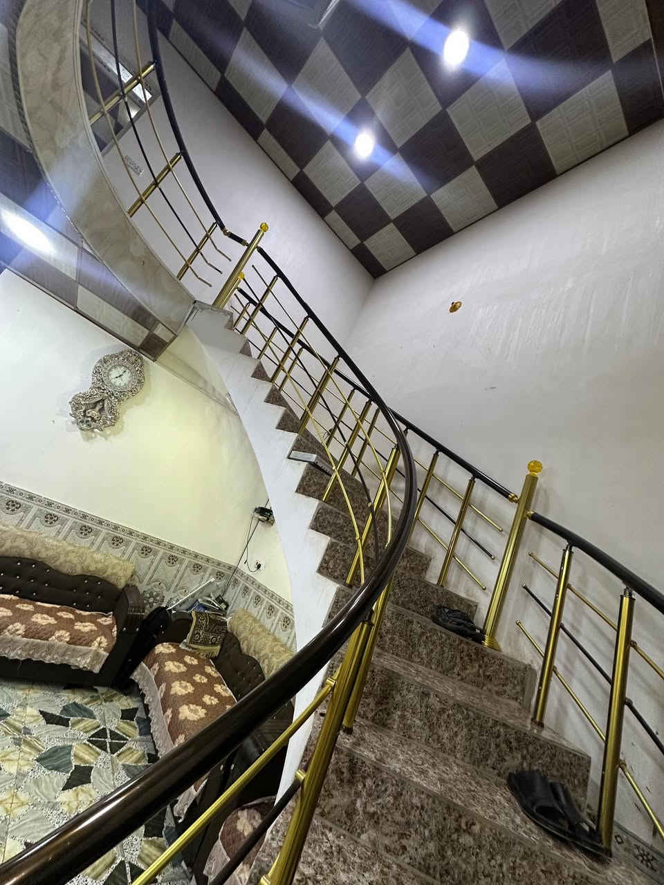 🏡 دار للبيع في الديوم – منطقة 14 ألف
▪️ رقم القطعة: 440
▪️ المساحة: 150 متر
▪️ الواجهة: 5 متر
▪️ النزال: 30 متر
▪️ طابقين
▪️ متكونة من غرفتي نوم
▪️ البيع من صاحب الدار مباشرة

📞 للاستفسار الاتصال على الرقم:
***********
***********
