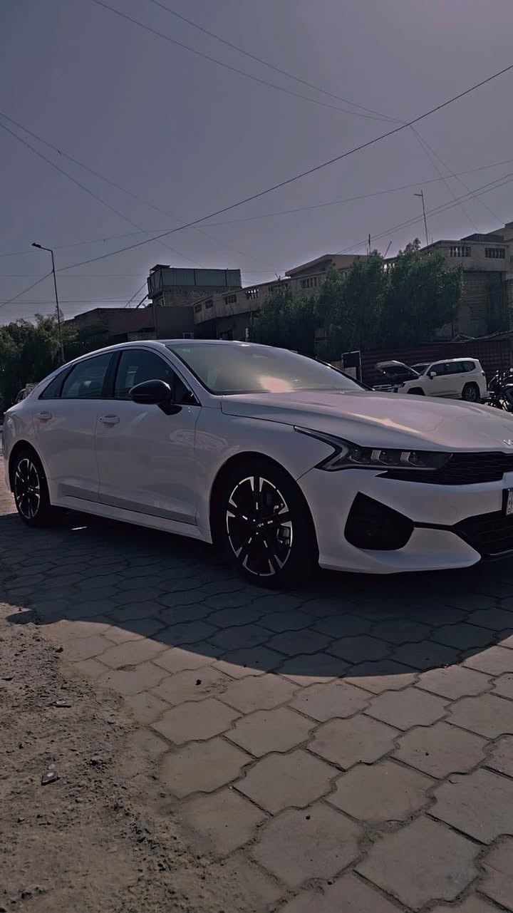 كي فايف جيتي لاين موديل 2024 امريكي
فول موصفات

محرك 1600 تيربو
ماشيه  34. mil 
بانوراما 
‏بصمة تشغيل عن بعد 
‏داخل أحمر 
￼ كشنات جلد
‏ لايت ٣￼عدسات زنون
تحديد مسار 
مانع انزلاغ
رادار امامي
رادار خلفي 
ويل  حجم ١٨
وبعد بيهه هواي موصفات
‏الحادث بنيد مبدل ومصبوغ  
‏ ماشيه 34  mil
سياره مكانه بغداد 
السعر185 
***********
