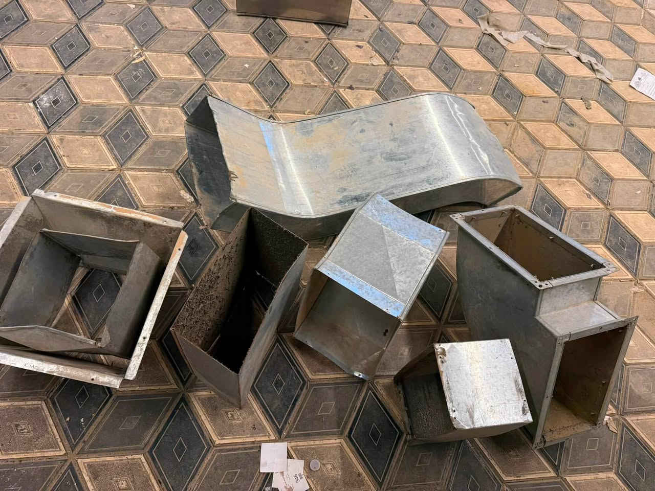 السلام عليكم
دكتات مع ساحبه واحده نضيفه وشغاله شلع 250 وبيهن مجال بسيط 

مكاني نجف ***********

