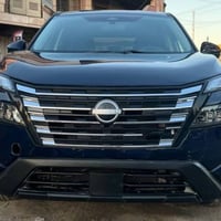 بيع مستعجل نيسان روج موديل 2024 موصفات sv حادثها فقط بنيد مبدل السياره...