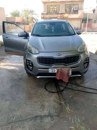 سبورتج موديل 2017 وارد أمريكي حادثهه حافه البنيد بس وراجع بارد بدون صب...