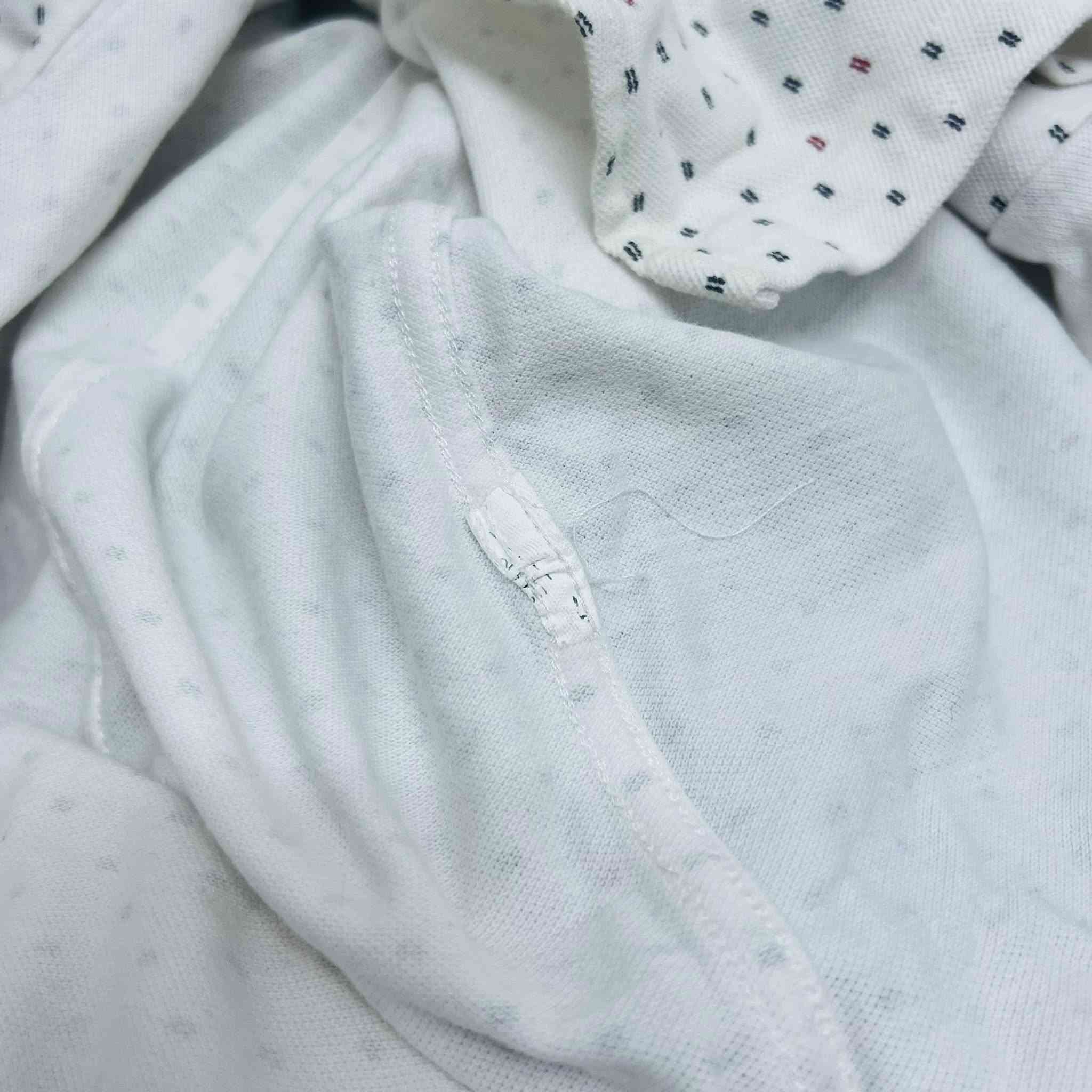 Zara; Made in Portugal 🇵🇹
زارا بُرتغالي، قُطن 100% خام بارد... ياخه دزاين مَغربي.
القياس/ يلبّس سمول
عُرض الصدر 48 _ الطول 68 .


**إذا كنت صاحب هذا الإعلان وتريد حذفه لأي سبب، رجاءا أرسل رسالة إلى الدعم الفني**