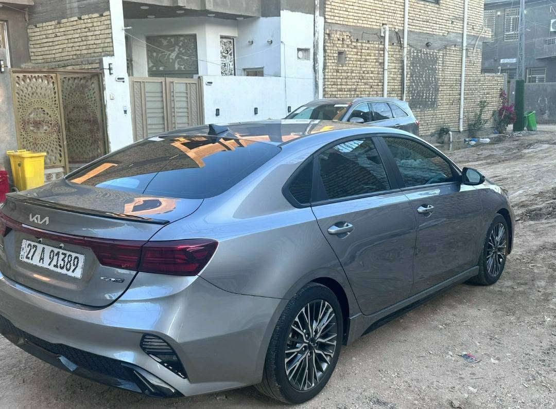 فورتي موديل ٢٤ سياره بيه جاملغ او نفسه راجع ماشي ٢٧ الف ليبل واحد فول مواصفات واحد على واحد مكينه ٢٠٠٠ دوش السياره بعدهي ابحالة الوكالة  سعر ١٥٥ رقم ***********

