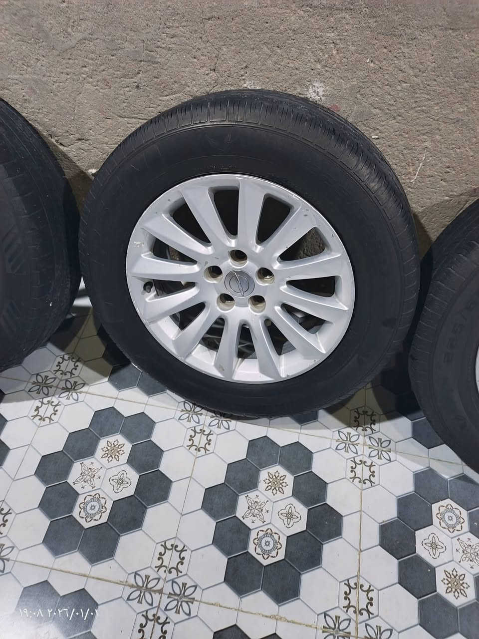 السلام عليكم ورحمه الله وبركاته
شباب ويل وتاير حجم 18 مكفولات من الكسر والعواج جيب شد.   مكاني كوت مركز الاتصال ***********
