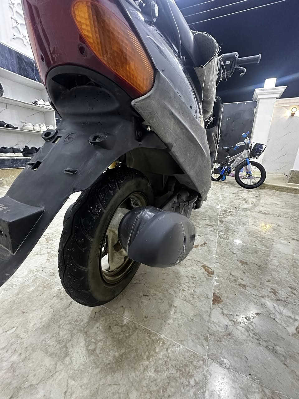 السلام عليكم ا تسع زروف ياباني الدراجه جديده بعنه الكلمه ما متعوبه صارلها 3تشرمن
طالعه من الوكيل الدراجه ابلاد ما امبدل بيها شيء مكان ميسان ***********السعر 800وبيها مجال
