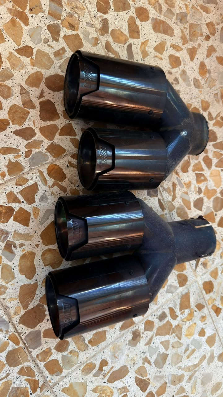 .
للبيع غراض بي ام دبليو G30 

• دعامية M5 مع الدفيوزر 
• اكزوز 
•مرايات باتمان 
• لحية + سكيرت تحت الدوسات
***********
