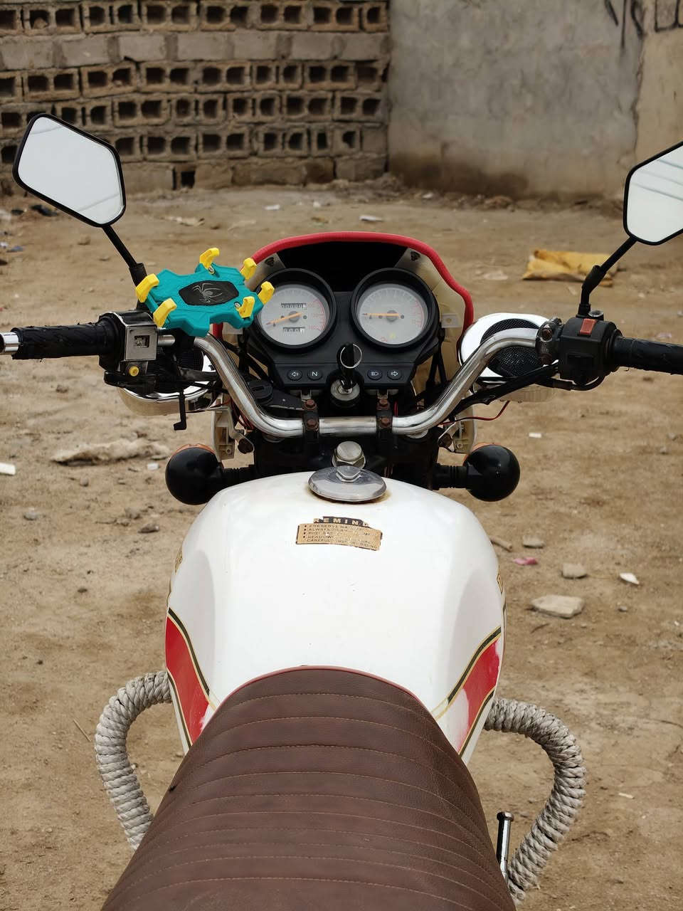 دراجه دايون 2021 للبيع جاهزه ونضيفه لسعر مليون  200وبيه مجال  المكان الدوايه ***********
