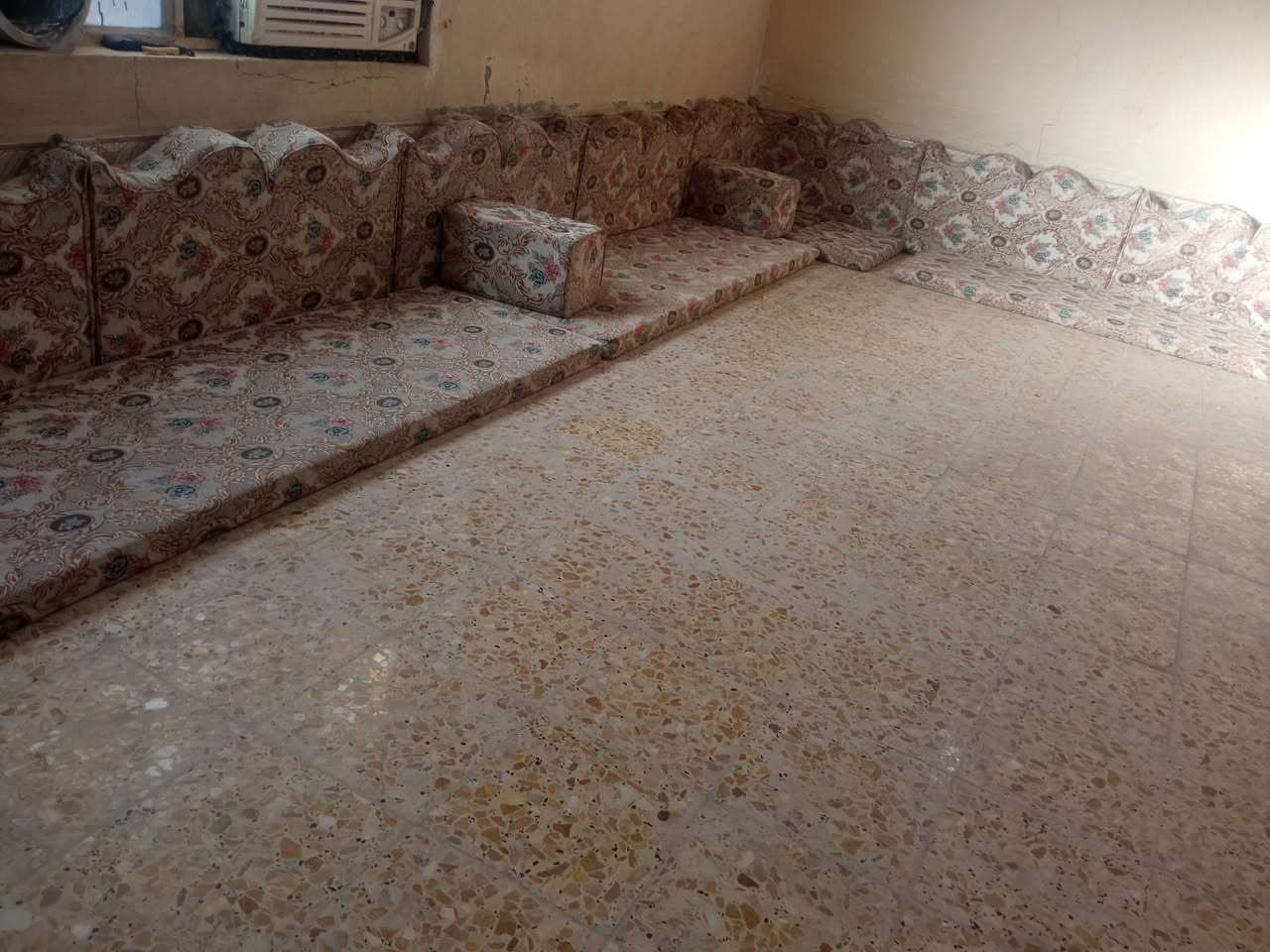 سلام عليكم جلسه للبيع ام التاج نضيفه شراي يجي خاص


**إذا كنت صاحب هذا الإعلان وتريد حذفه لأي سبب، رجاءا أرسل رسالة إلى الدعم الفني**