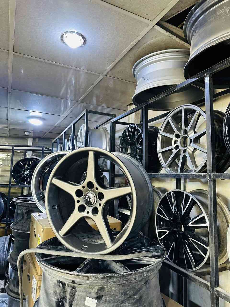 السلام عليكم 
تخم ريسنك دينمك اصلي قياس 17 تو سايز تخم مميز جدا وقليل منه بدون ضرر 
400$
تخم m power قياس 16 اصلي 275$ 
بغداد مجمع مشن تقاطع زيوت معرض الصفار يتوفر توصيل 
للاستفسار واتس اب ***********
