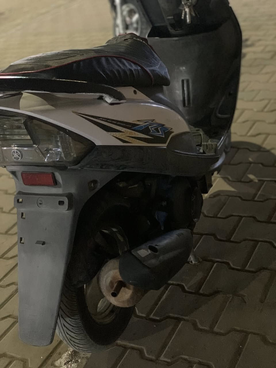 ماكس عدله
دراجه كلش نضيفه 
بوشه وبستم ولفات كلهن بلاد بس مبدل بيه زنجيل 
كهربائيات سلف هندر اشاير عالي ناصي سكن 
كفراته ختم واحد وي المكينه 
مكاني ناصريه مركز 
سعره ٧٠٠ 
***********
